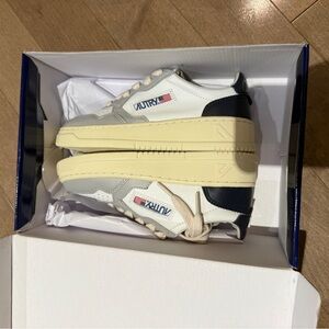 Autry Kids Sneakers - Cream, Navy, and Gray